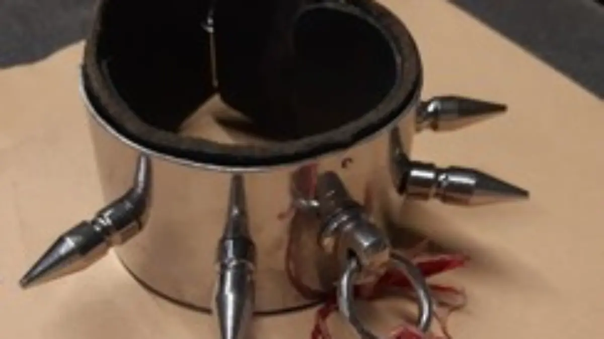 Die Polizei sucht dringend nach Zeugen, die Hinweise zur Blutlache und dem Armband machen können (Originalbild Bundespolizei).