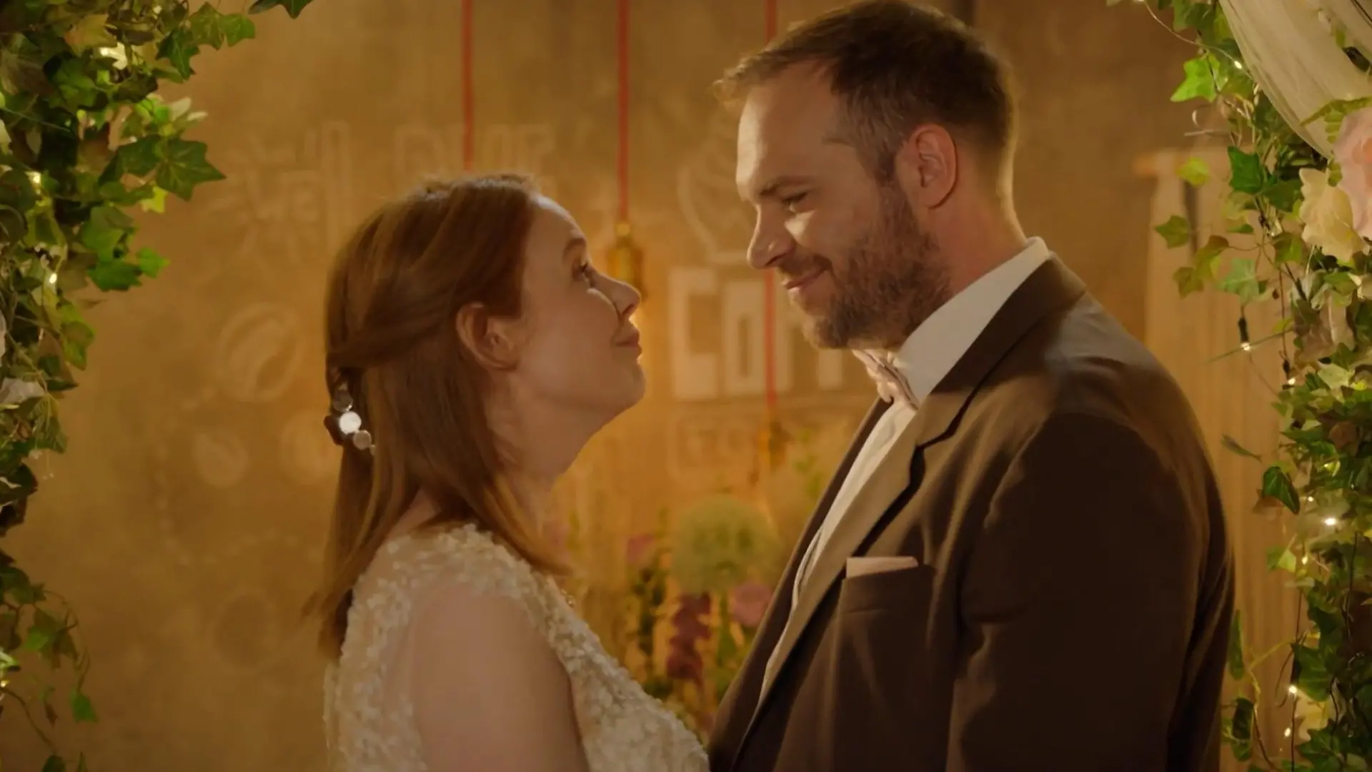 Toni und Erik sagen auch im Kiez nochmal Ja.
