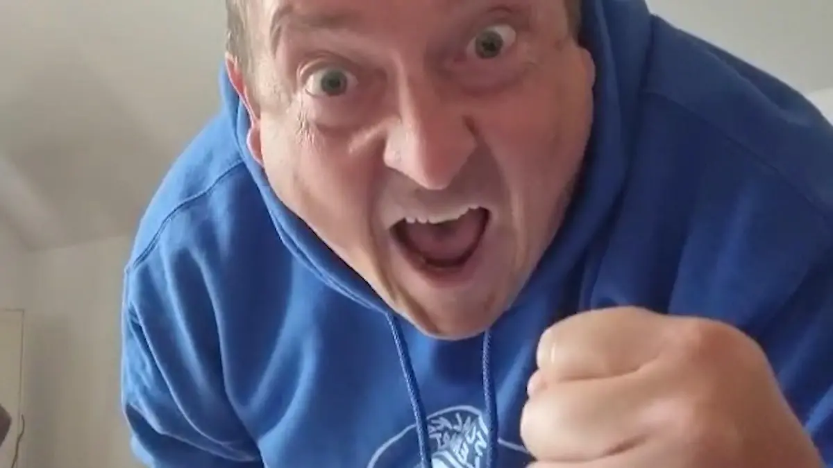 Pure Emotionen! Kultfan Schalke-Lennart kommentiert Heimsieg zum Saisonauftakt „Den hätte ich sogar gemacht!"