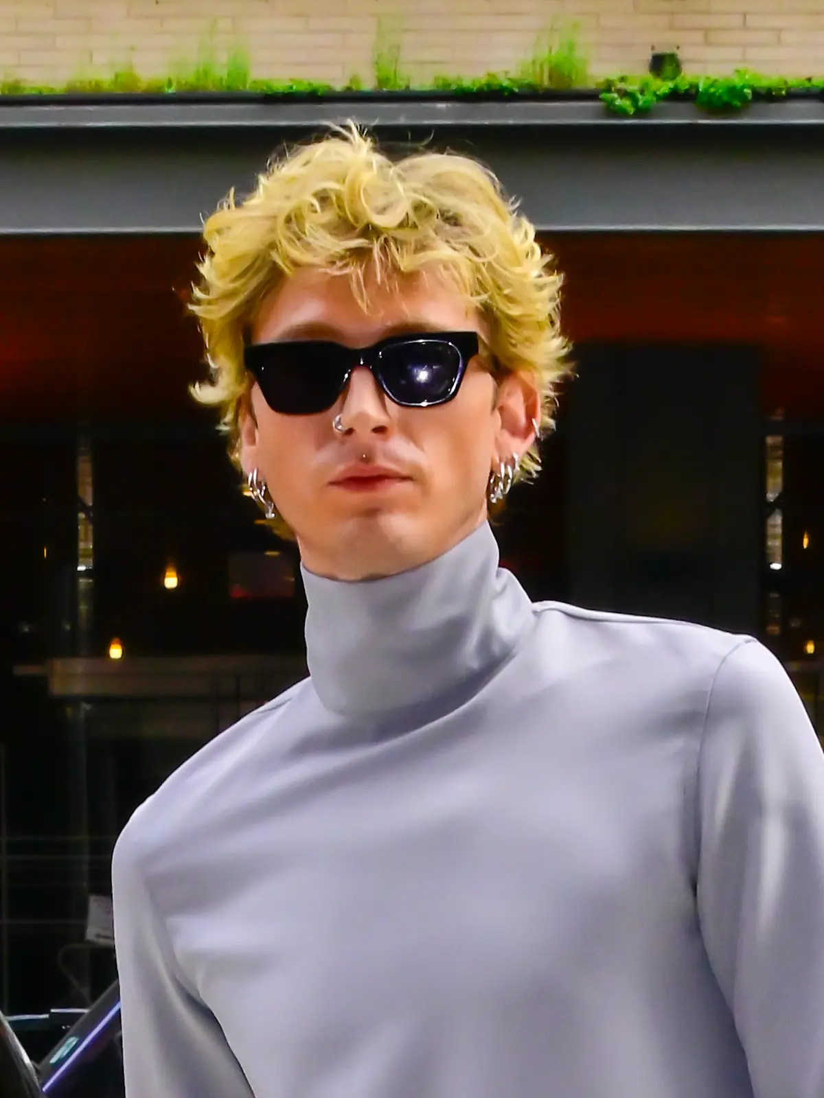 Machine Gun Kelly sorgt mit seinem bizarren Essgeständnis für heftige Fan-Kritik im Netz.