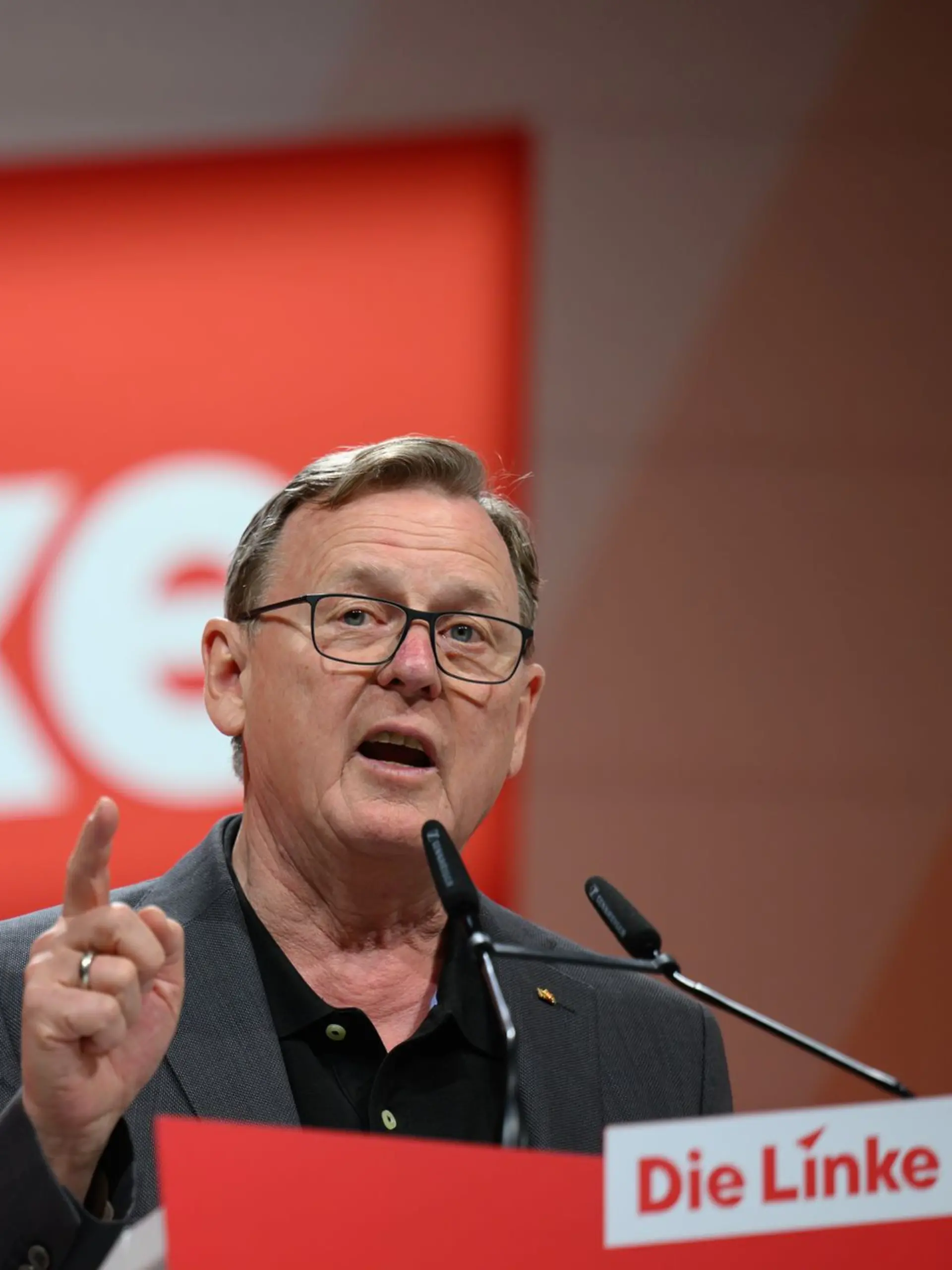 Bild zu: "Tschüss Nationalhymne? Linken-Politiker hat auch schon Alternative in petto"