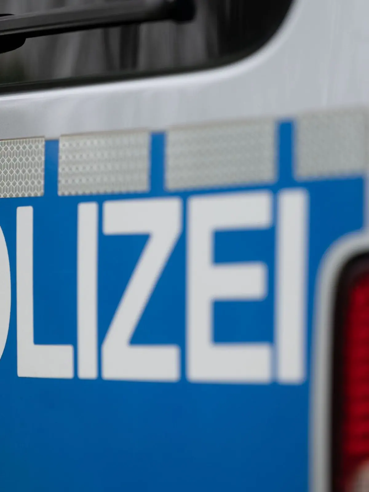 Bild zu: "Polizeischüler beleidigt Vater (49) rassistisch und greift ihn an"