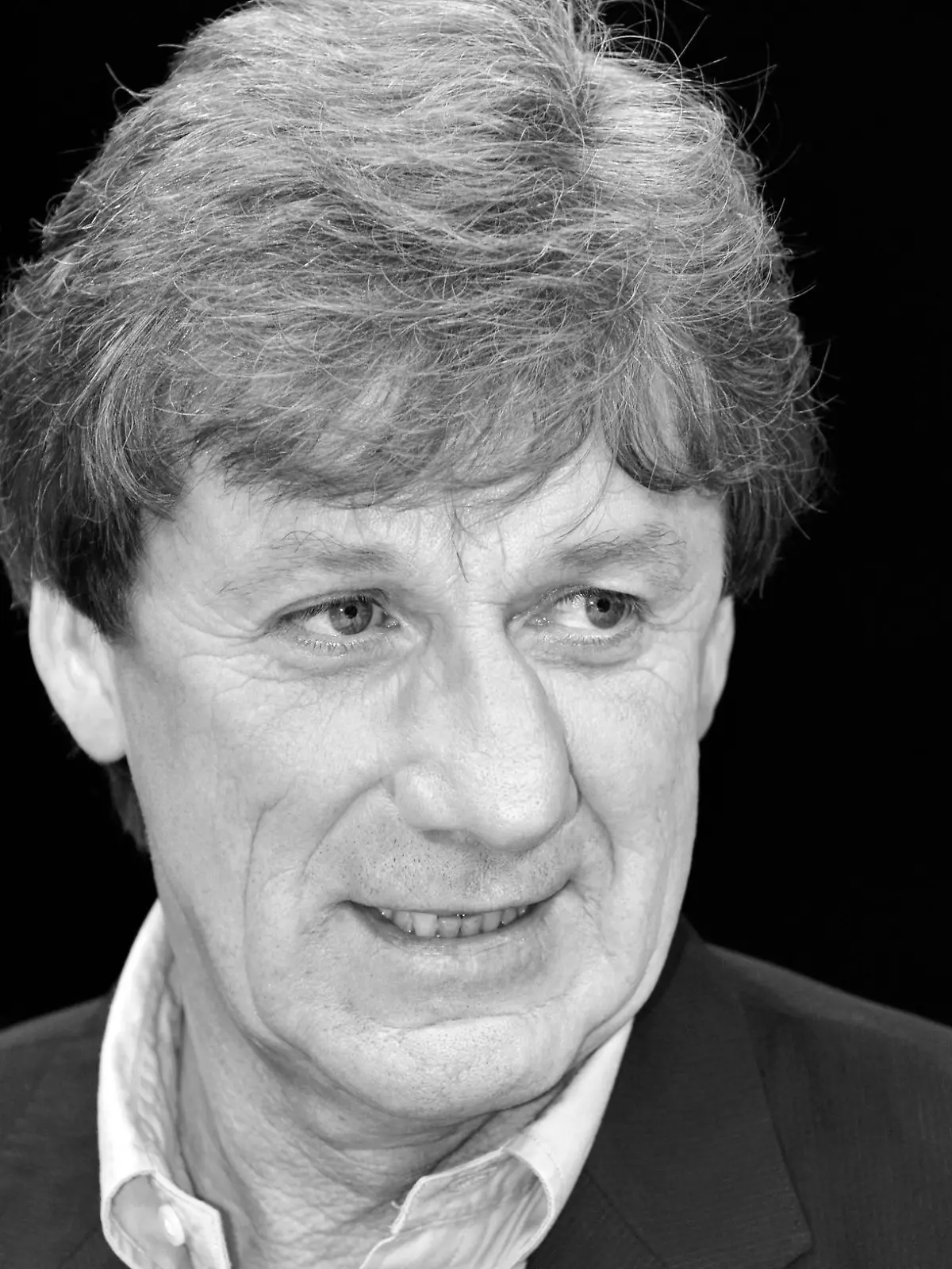 Bild zu: "Fehler in Todesanzeige für Frank Mill - DFB entschuldigt sich"