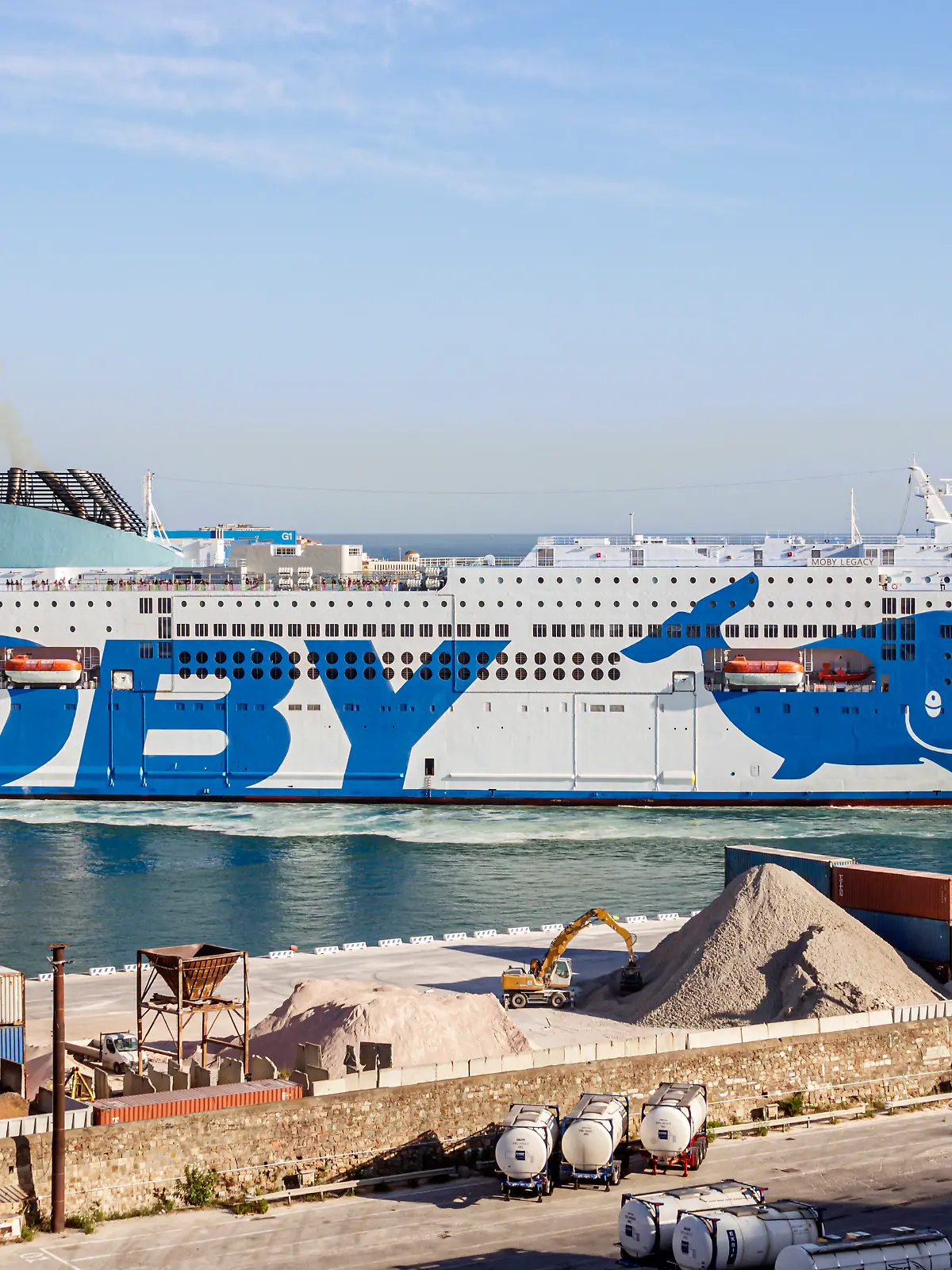 Ein Schiff der Reederei Moby Lines