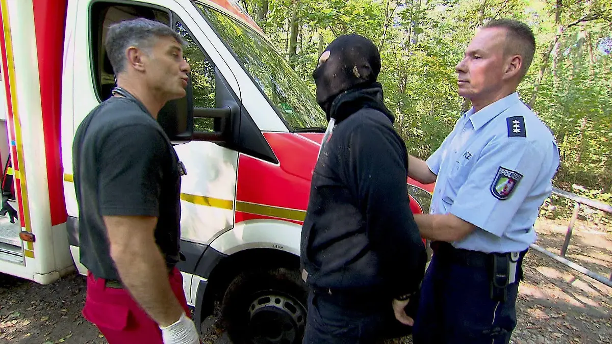 Räuber kapert Rettungswagen