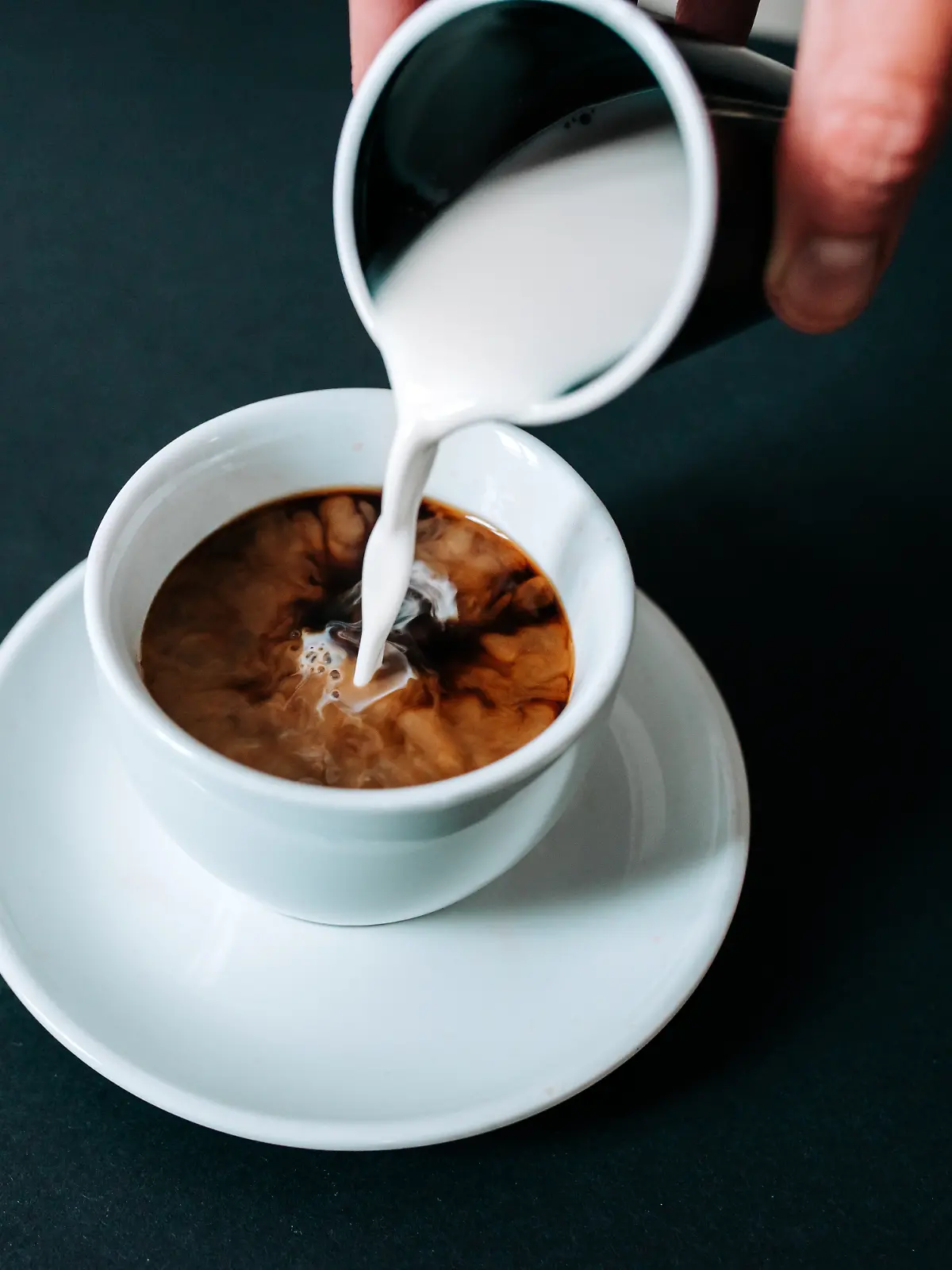 Bei Kaffee mit Milch ist die Reihenfolge entscheidend.