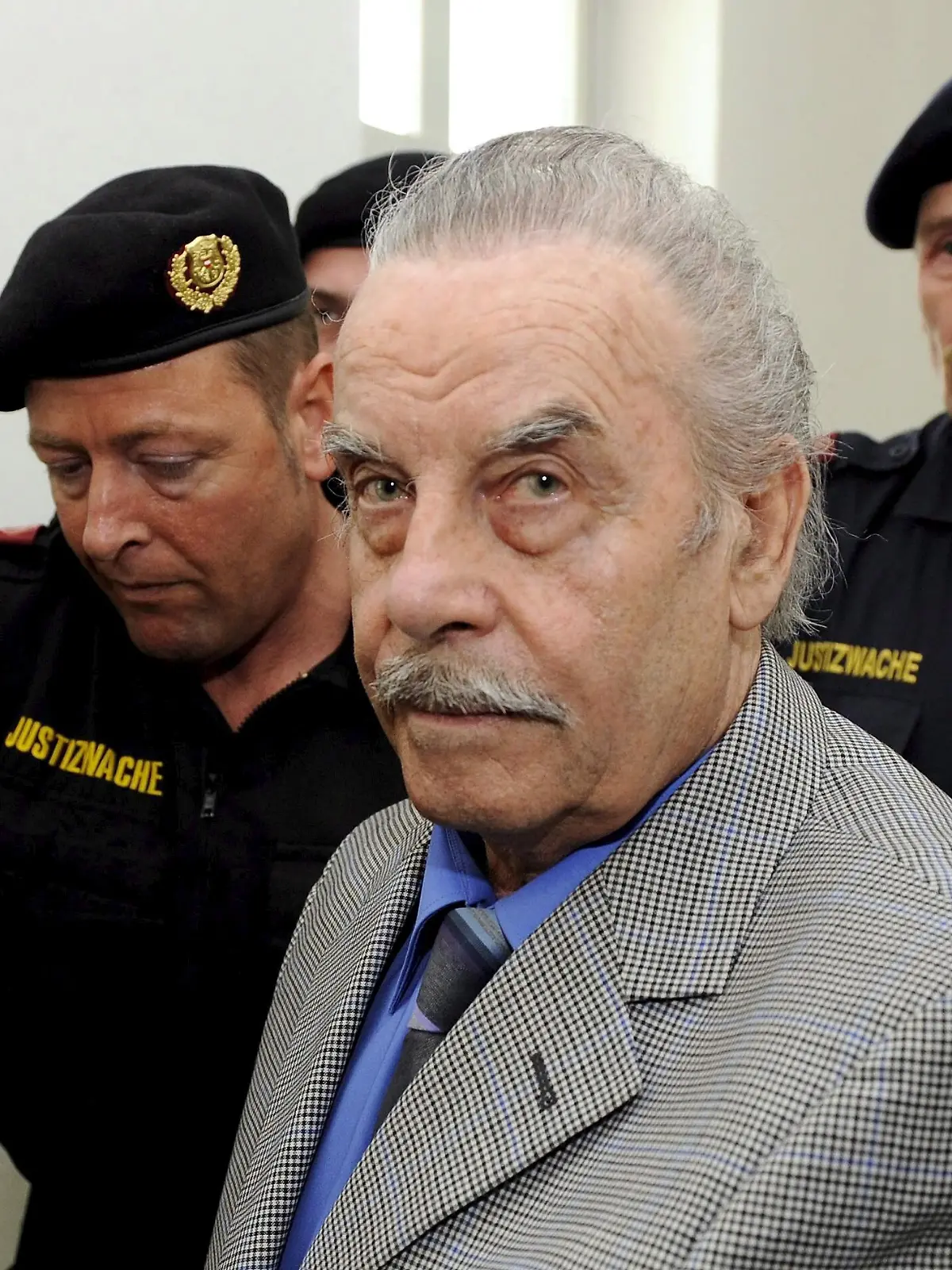 Bild zu: "„Nicht gut beisammen” – Inzest-Täter Josef Fritzl im Knast schwer gestürzt "