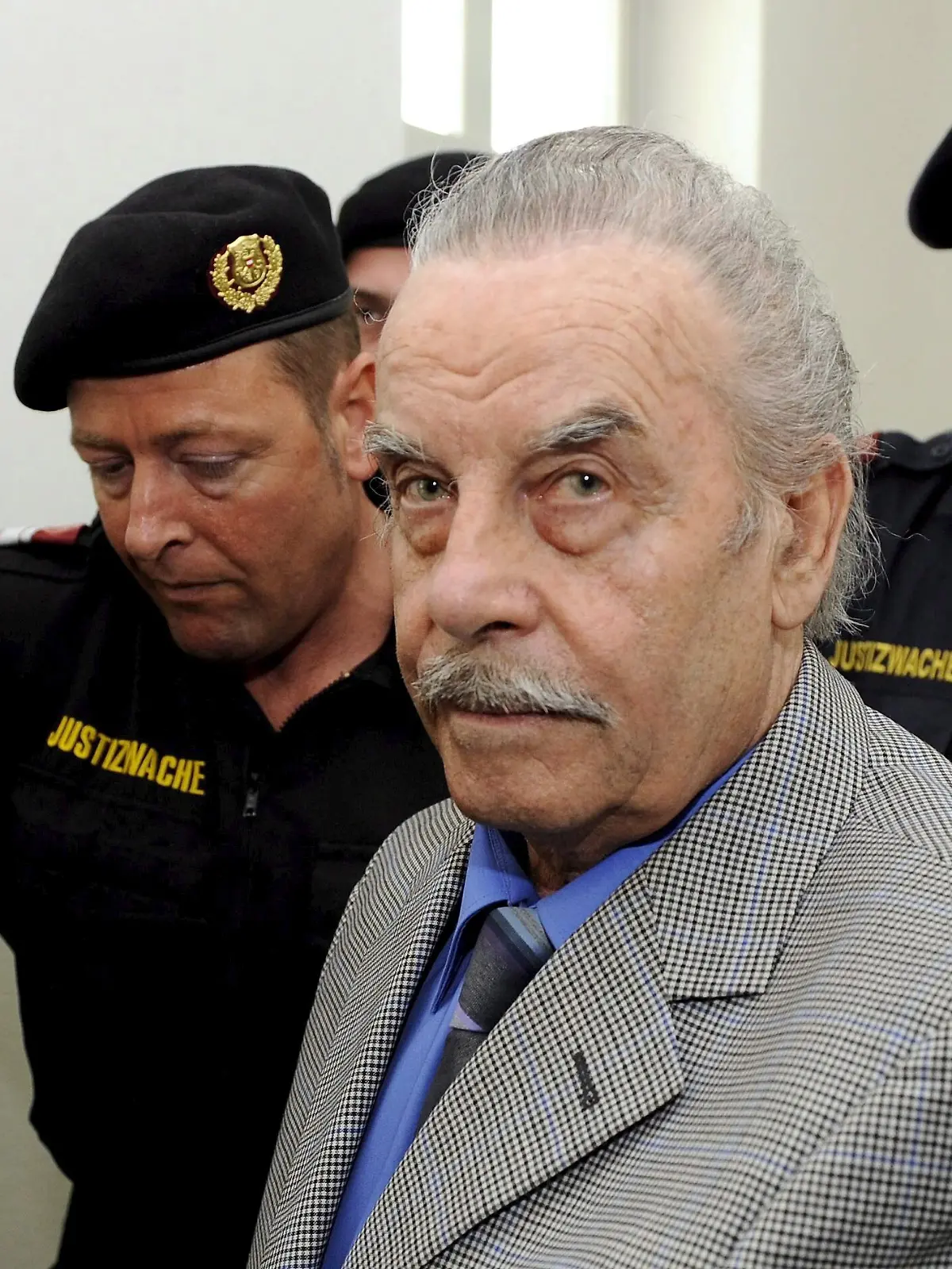 Bild zu: "„Nicht gut beisammen” – Inzest-Täter Josef Fritzl im Knast schwer gestürzt "