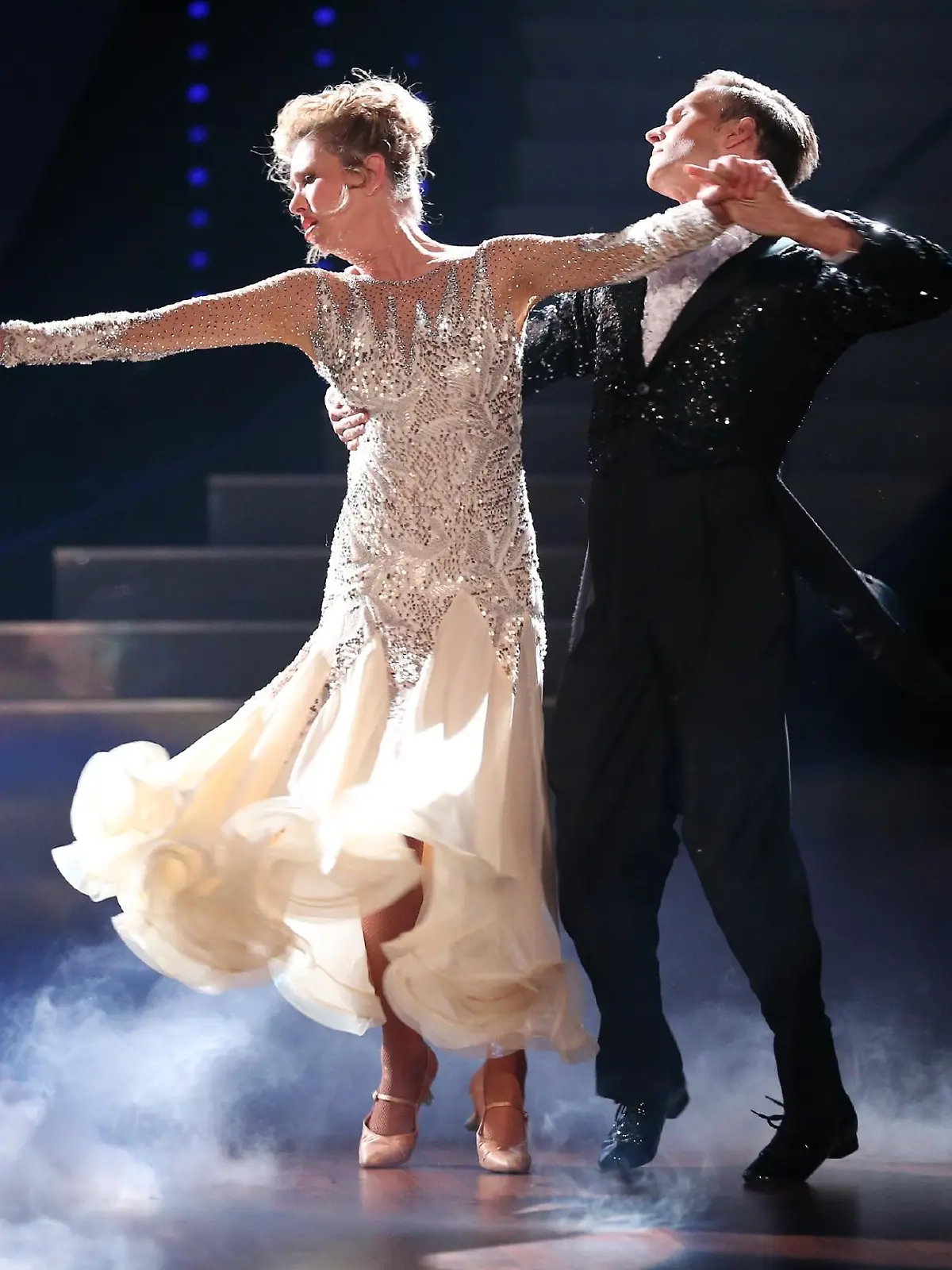 Beatrice Richter und Vadim Garbuzov       Verwendung der Bilder für Online-Medien ausschließlich mit folgender Verlinkung: 'Alle Infos zu 'Let's Dance' im Special bei RTL.de: http://www.rtl.de/cms/sendungen/show/lets-dance.html