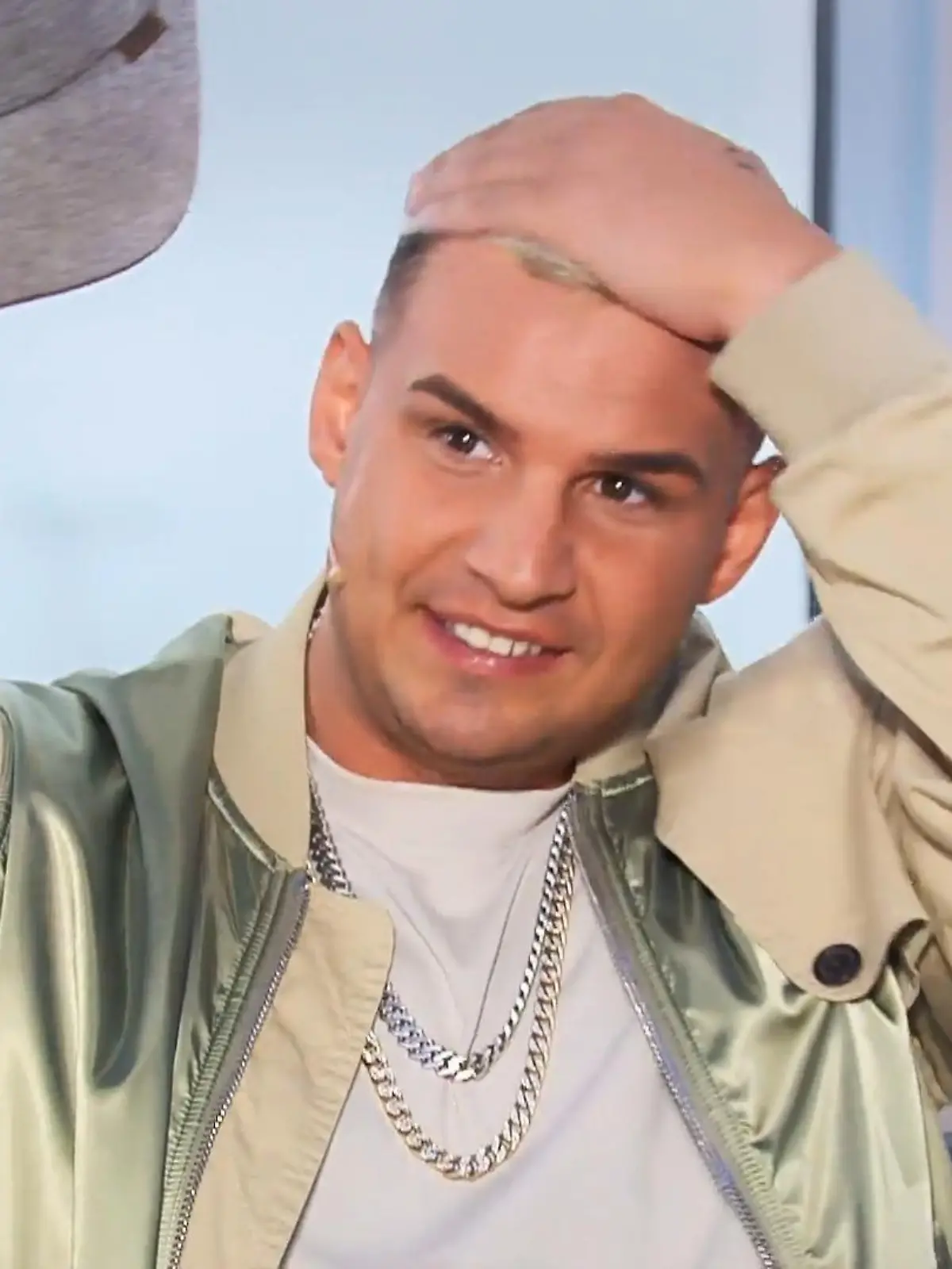 Bild zu: "Pietro oben ohne bei DSDS! "