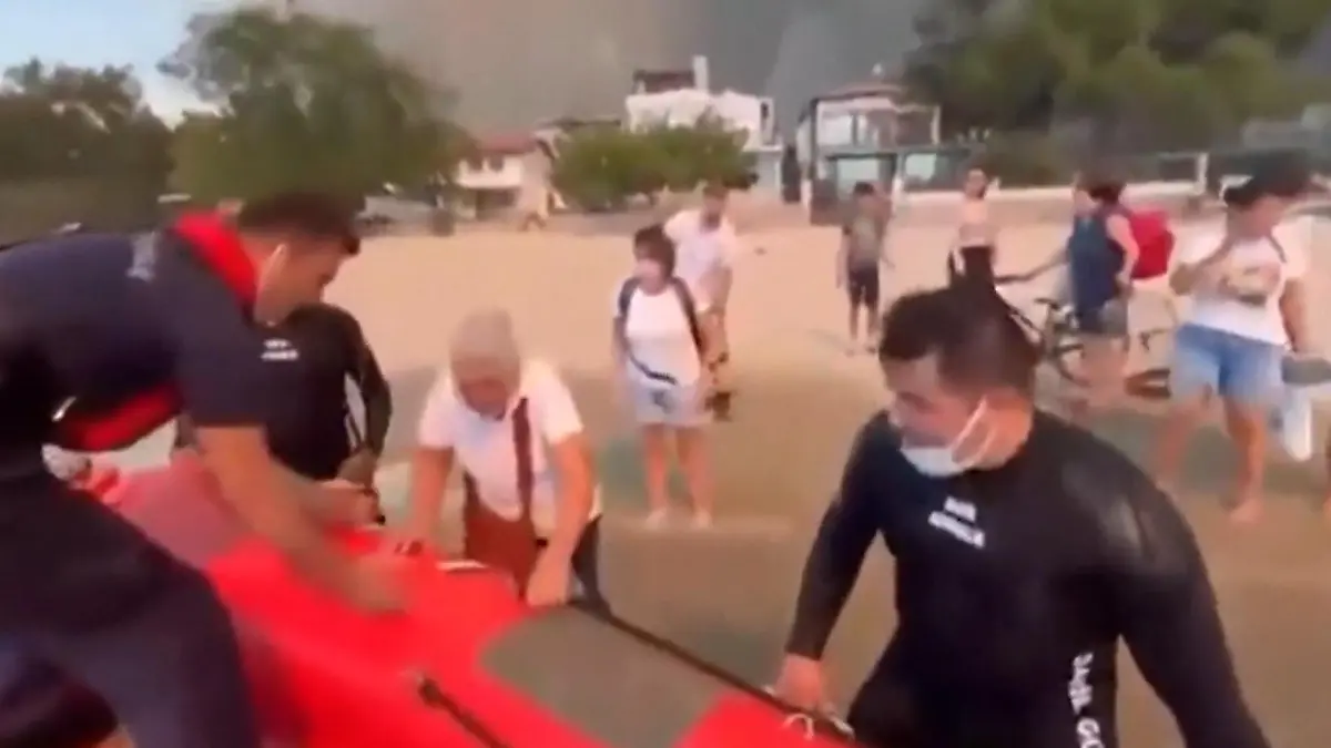 Waldbrand in der Türkei! Menschen fliehen vor den Flammen über das Meer „Einfach alles ist zerstört"