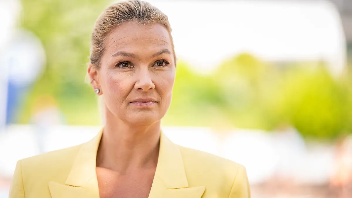 Die ehemalige Ausnahmeschwimmerin Franziska van Almsick kämpft bis heute mit einer Essstörung. (Archivbild)