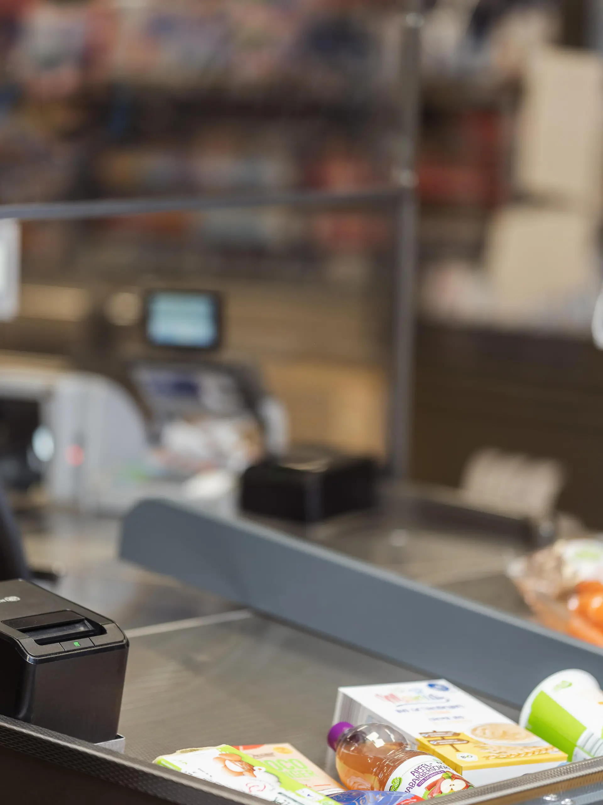 Neue Kassenzone mit doppeltem Warenschacht bei Aldi Süd.