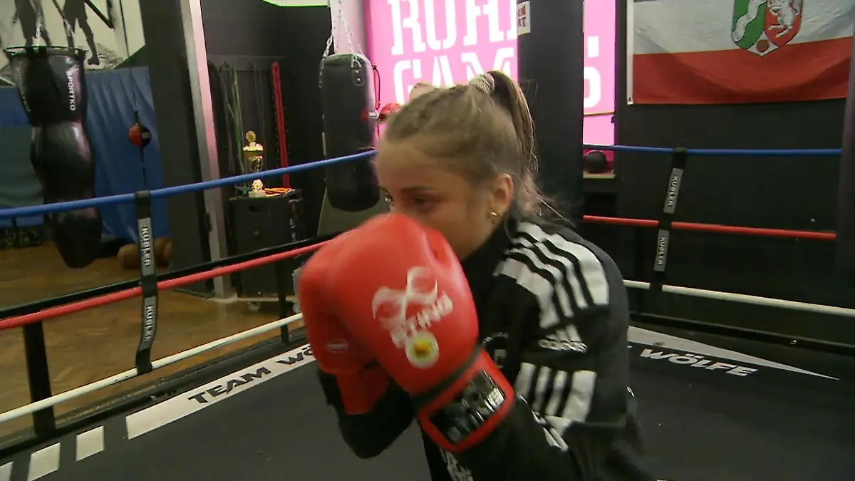 Boxmeisterin mit 15 Jahren Aus dem Rock in den Ring