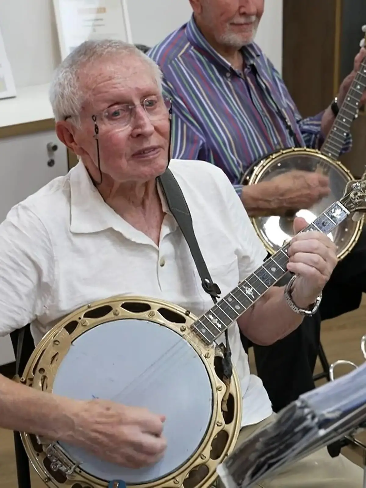 Bild zu: "Sammlung von mehr als 300 Banjos"