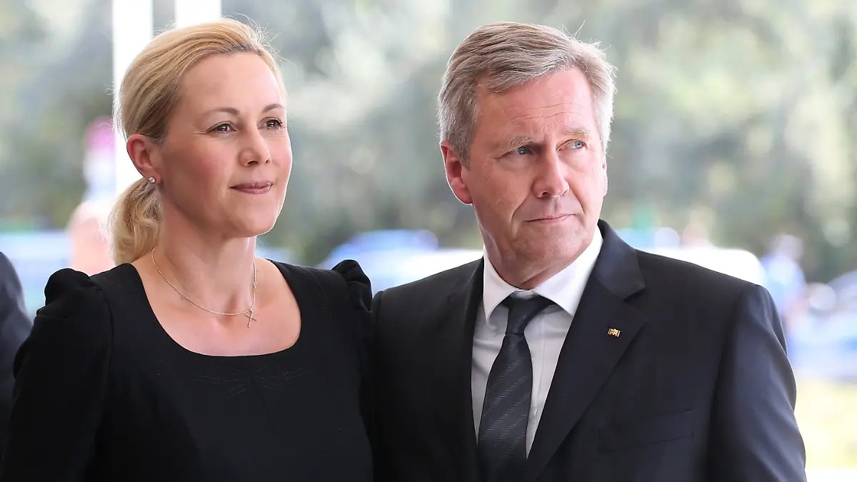 Die Scheidung ist offiziell - Bettina und Christian Wulff sind getrennte Leute. (dpa)