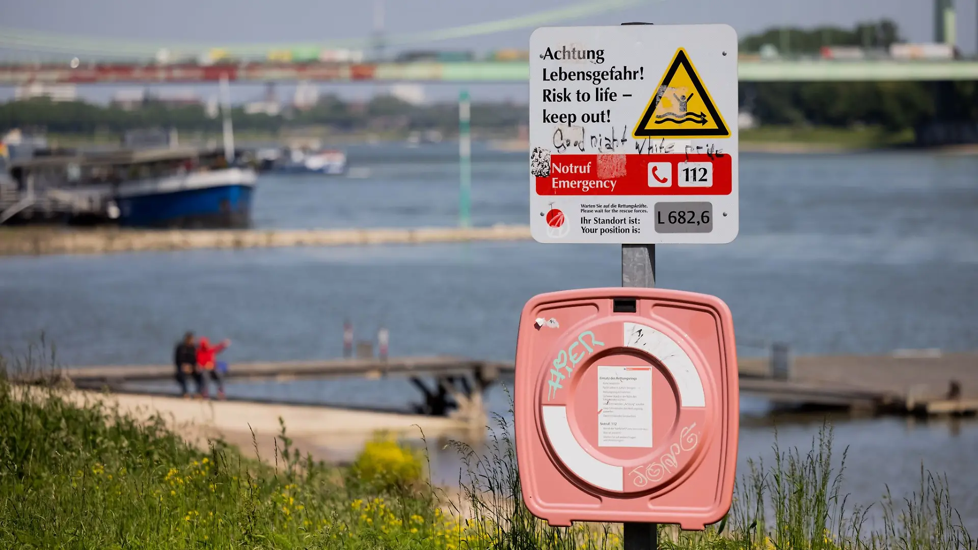 Der beim Baden im Rhein bei Köln verunglückte Mann ist tot in Voerde am Niederrhein entdeckt worden