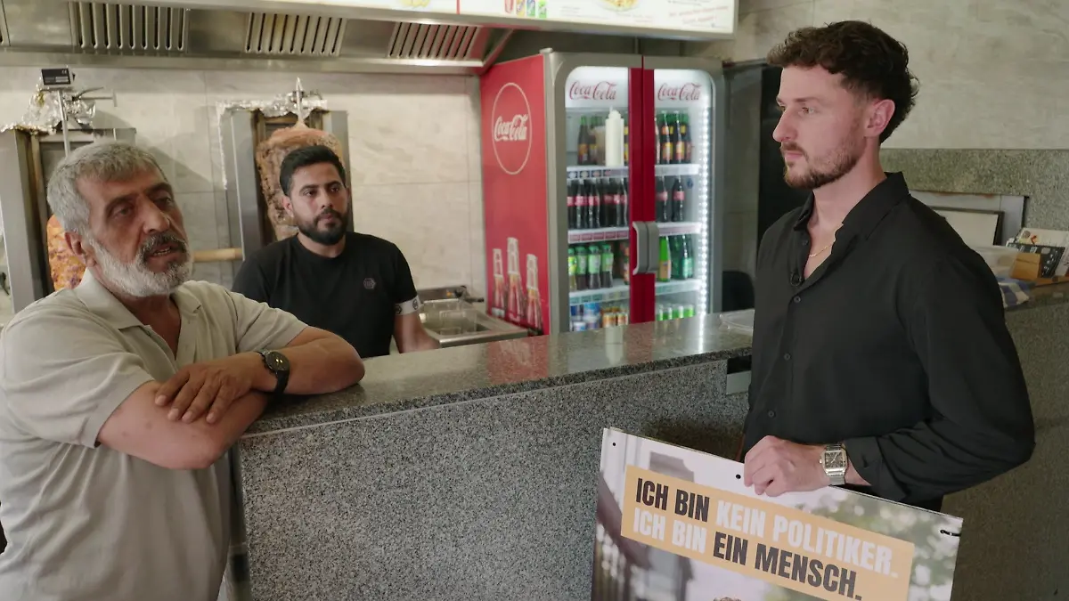 Jannik Kontalis besucht ein Kebap Haus in der Innenstadt von Mönchengladbach