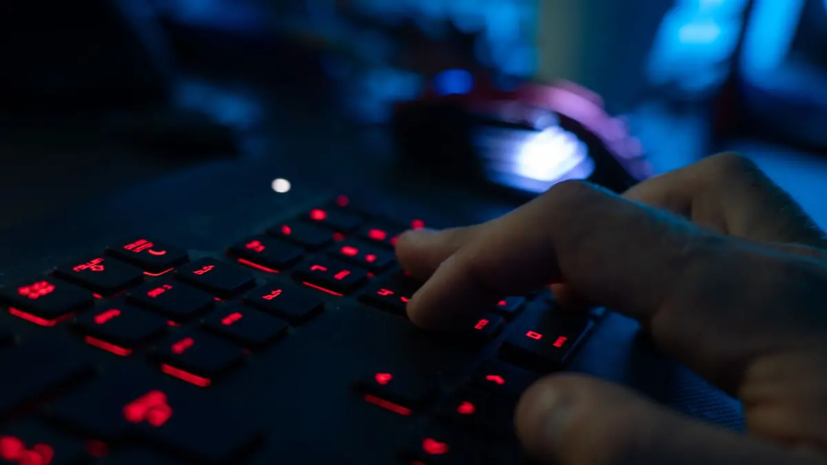 Die Zentralstelle Cybercrime ließ drei Männer in Rumänien festnehmen. (Symbolbild)