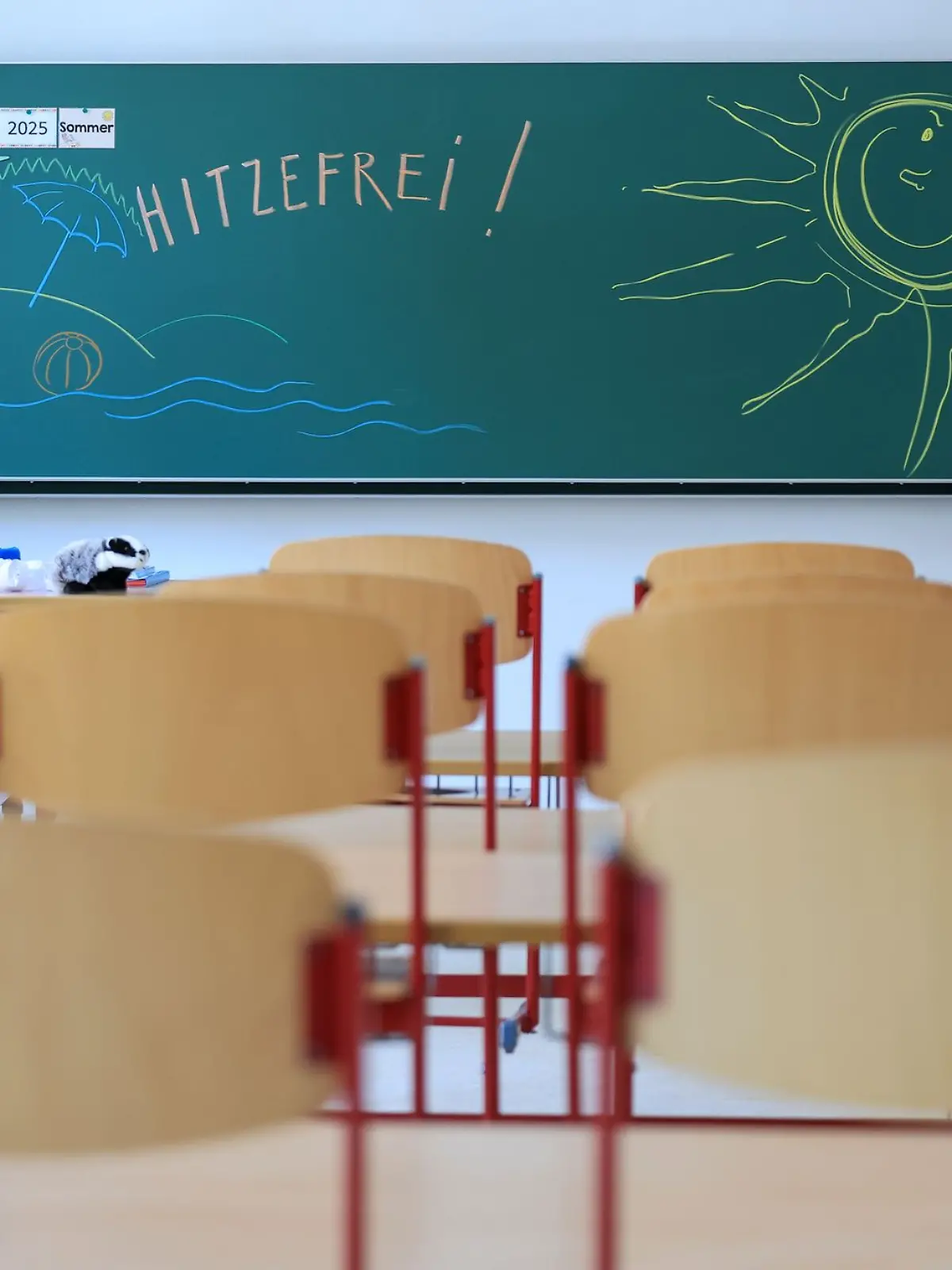 Bild zu: "Falsche Lehrerin enttarnt! Frau soll 143.000 Euro ergaunert haben"