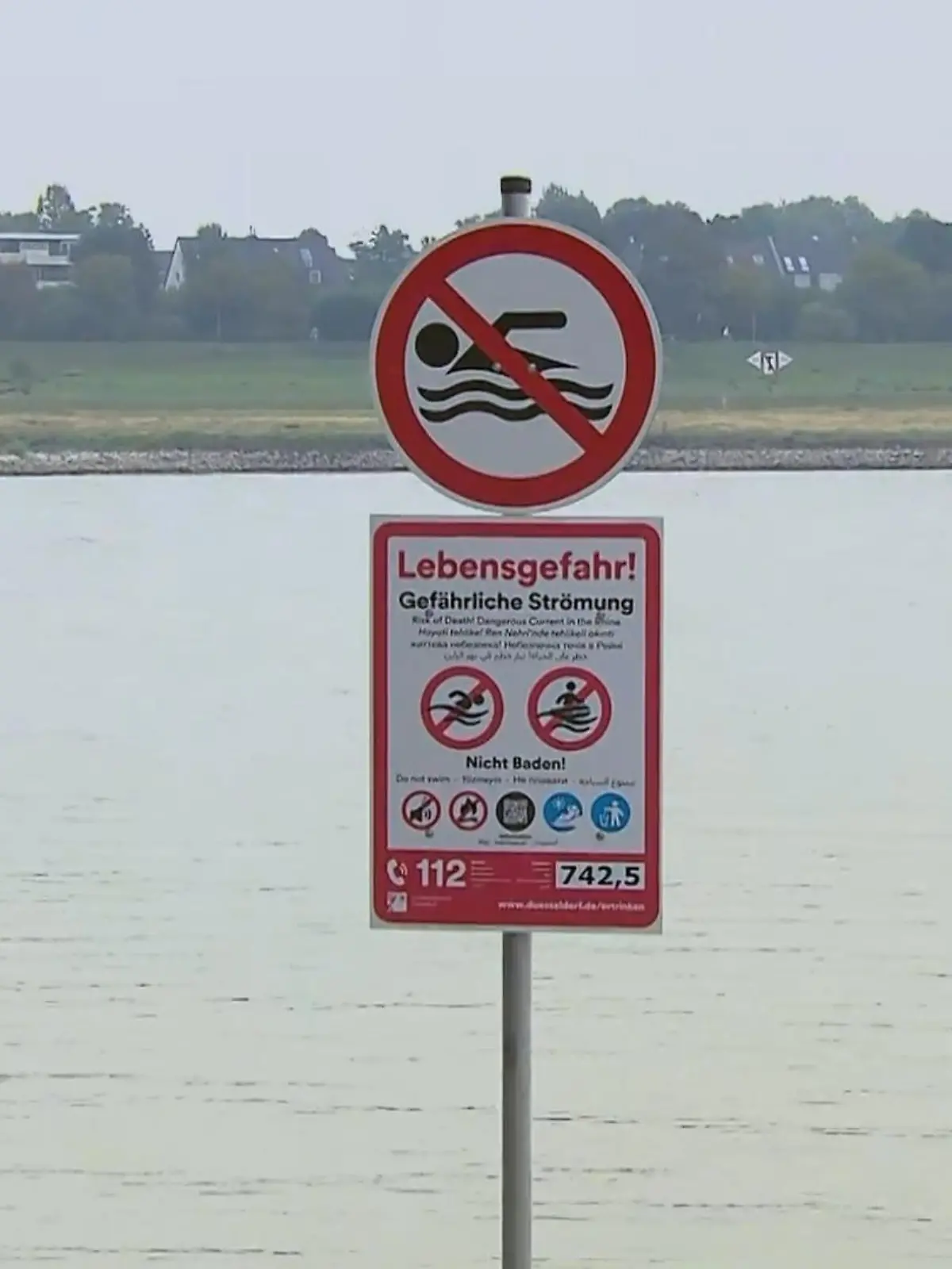 Bild zu: "Düsseldorf verbietet Baden im Rhein"
