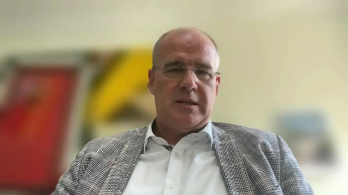 SPD-Landrat Matthias Jendricke im Videogespräch mit RTL West
