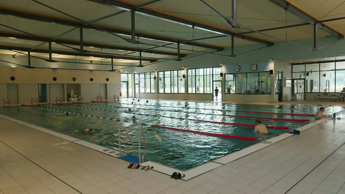20 Kameras im Schwimmbad: Das ist der Grund! Totale Überwachung oder Segen?