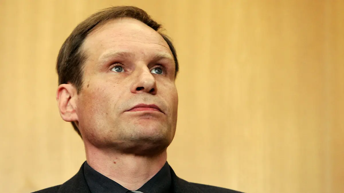 2006 verurteilte das Landgericht Frankfurt Armin Meiwes wegen Mordes zu einer lebenslangen Haftstrafe. (Archivbild)