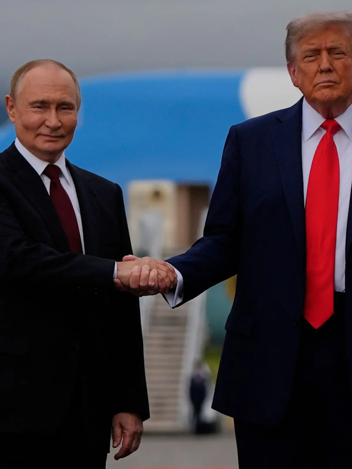 Bild zu: "Direkte Gespräche beendet - was haben Trump und Putin vereinbart?"