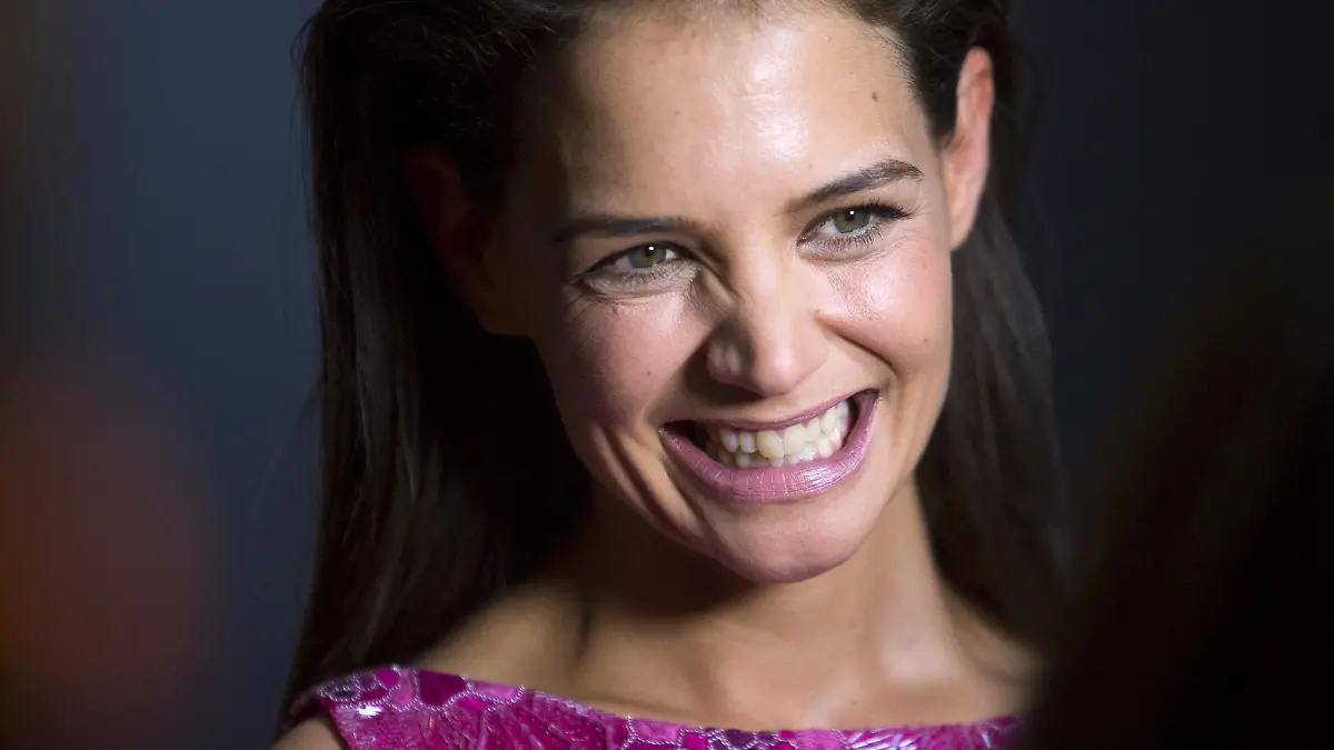 Actress Katie Holmes attends the "Woman In Gold" premiere at the Museum of Modern Art in New York March 30, 2015. REUTERS/Andrew Kelly