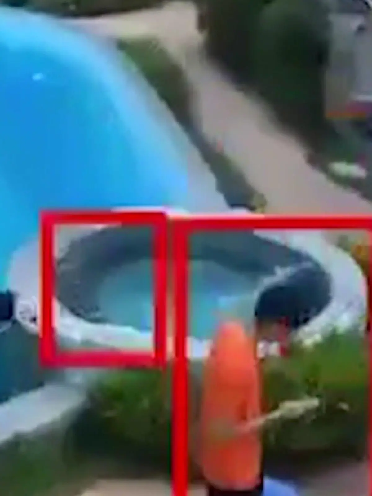 Eigentlich genießt die Familie gerade ihren Urlaub in einem Ressort in Thailand, als das Schockierende passiert. Wenn eine andere Urlauberin nicht so schnell reagiert hätte, wäre das sicherlich schlimmer ausgegangen.