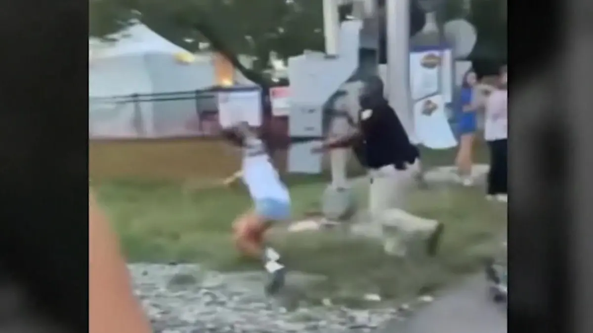 Video sorgt für Entsetzen! Polizist zieht Mädchen brutal an den Haaren „Es war unnötig”