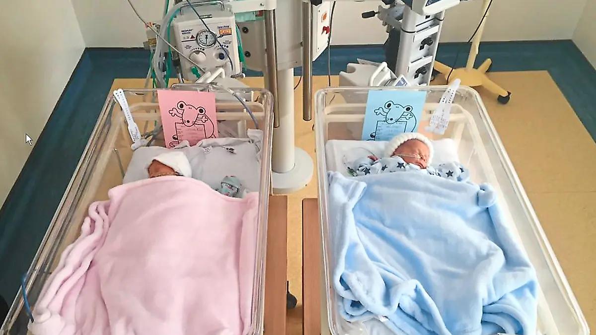 PIC FROM CATERS NEWS - (Pictured: Sophie Burgess babies) - A new mother has died before getting to hold her twins, just 48 hours after giving birth to them. Sophie Burgess, the 19-year-old from Shropshire, gave birth to Evie and Oliver eight weeks prematurely and was immediately transferred to another department due to complications. It was discovered that she had contracted septicaemia and her condition deteriorated before she died just 48 hours after giving birth. Her older brother Craig paid tribute to her today, saying she was a wonderful sister who loved life and lived every minute to the full. SEE CATERS COPY