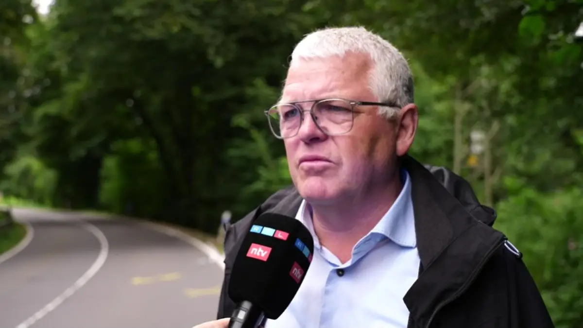 Willi Heider, Bürgermeister der Stadt Kürten, ist nach dem Unfall mit vier toten Teenagern geschockt.