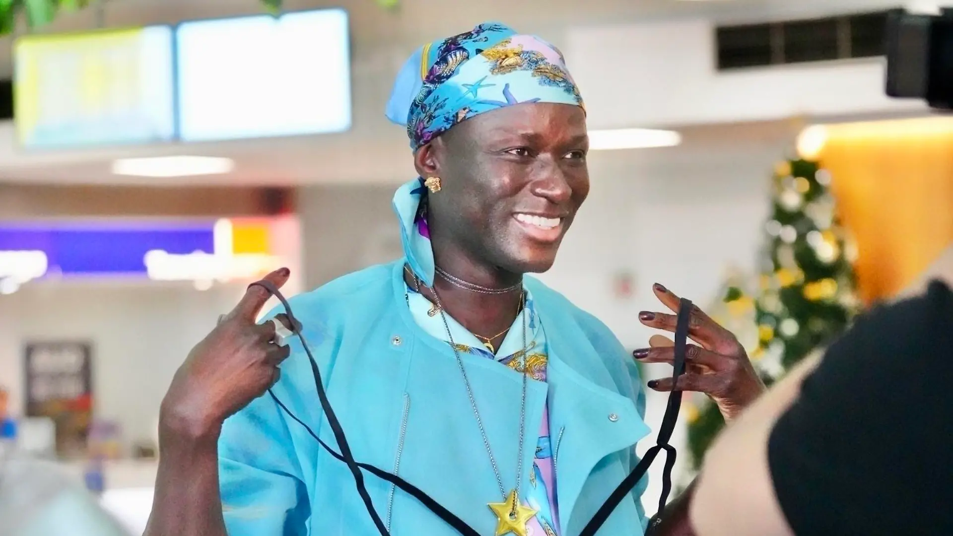 SONDERKONDITIONEN: MINDESTHONORAR: Brisbane, AUSTRALIA - AU_2540722 - *EXCLUSIVE* - Papis Loveday arriving in Brisbane for Im a celeb get me outta here Germany
Pictured: Papis Loveday
BACKGRID USA 3 JANUARY 2023
BYLINE MUST READ: Backgrid AU / BACKGRID