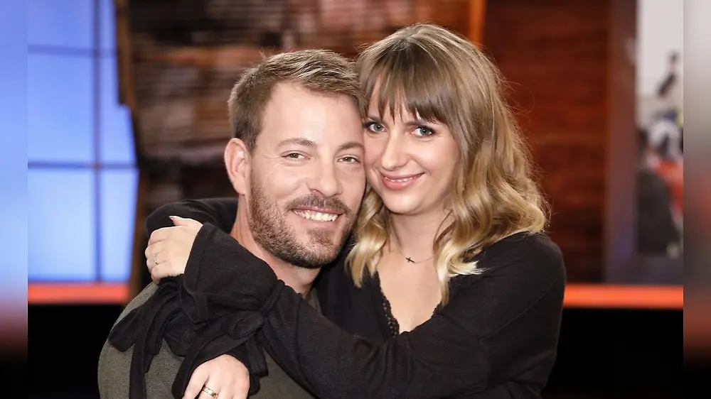 Anna-Heiser-und-ihr-Gerald-ins-Sommerhaus-der-Stars-Bauer-sucht-Frau-Paar-spricht-Klartext