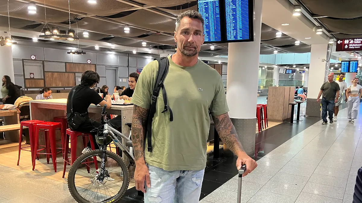 Condor-Passagier am Flughafen Düsseldorf