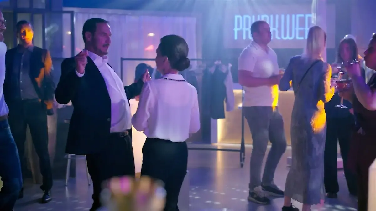 Simone und Richard begegnen sich unerwartet auf einer Party AWZ-Folge vom 28.08.25 auf RTL+
