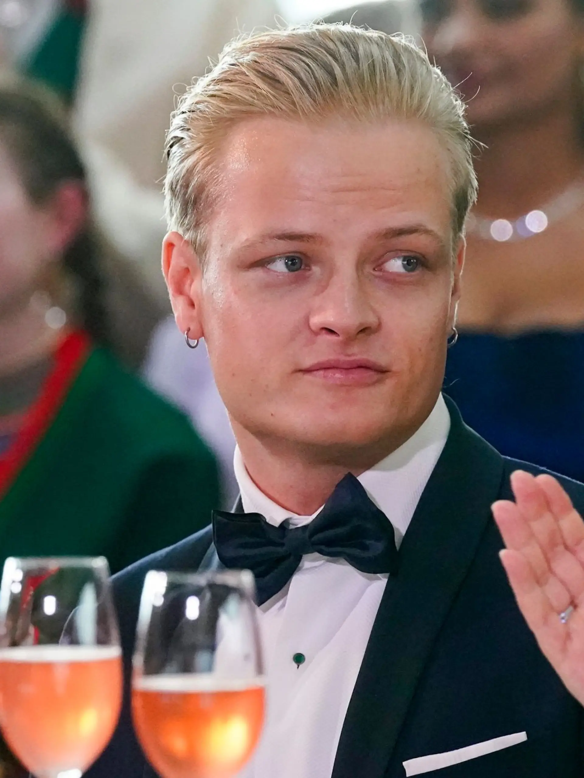 Marius Borg Høiby, hier im Jahr 2022 an der Seite seiner Mutter Kronprinzessin Mette-Marit. (Archivbild)