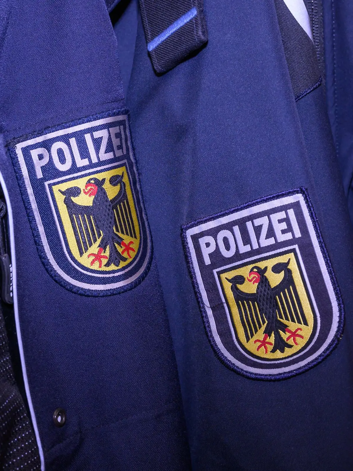 Bild zu: "Bericht: Dobrindt plant neue Besoldung für Beamte "