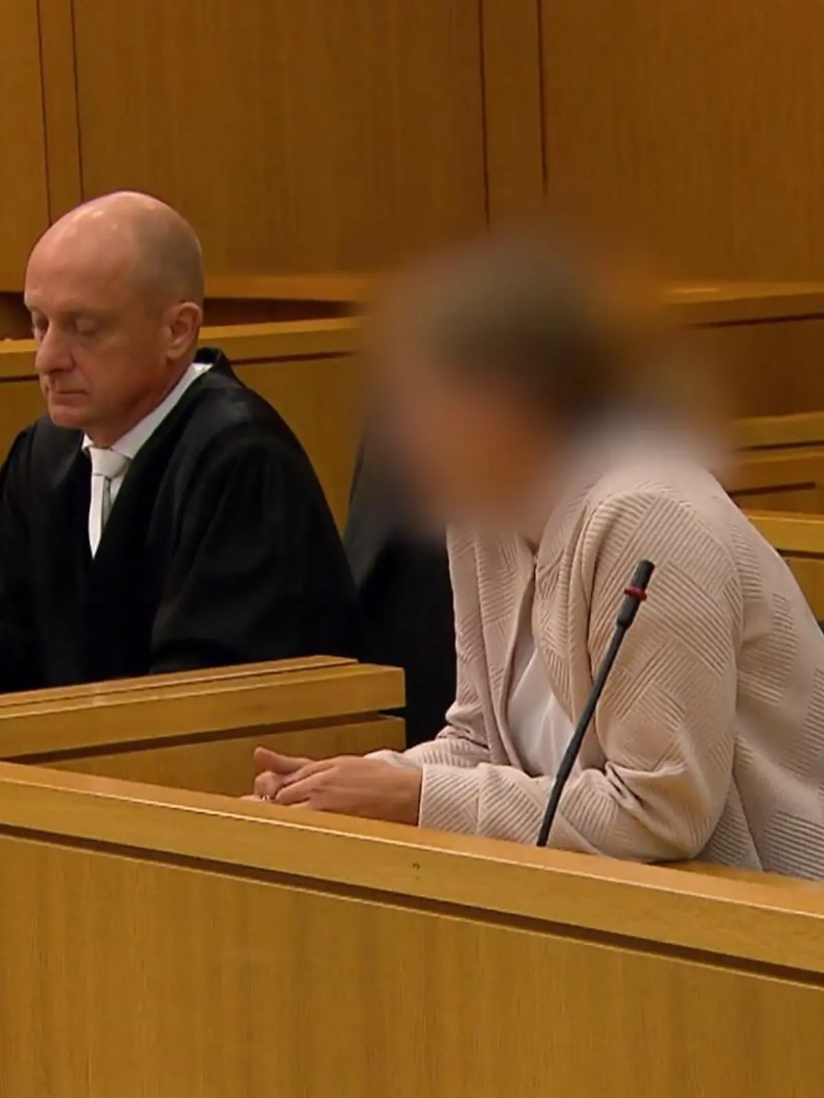 Bild zu: "Pflegetochter gegen die Wand geworfen? Prozessauftakt"