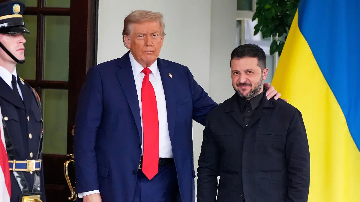 US-Präsident Donald Trump (l) begrüßt Wolodymyr Selenskyj, Präsident der Ukraine, bei seiner Ankunft im Weißen Haus. 