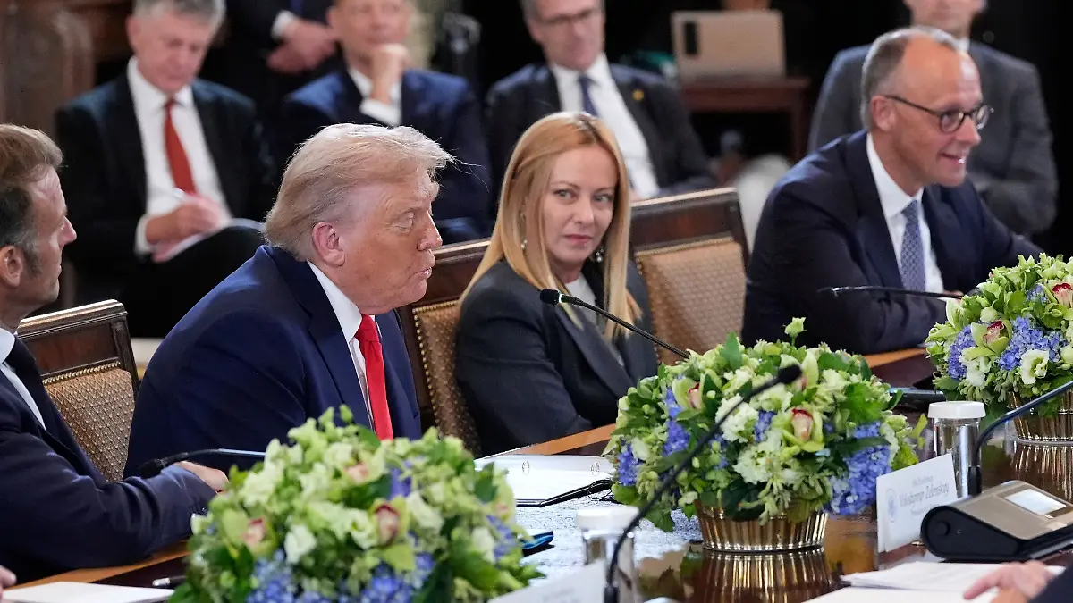Emmanuel Macron, Donald Trump, Giorgia Meloni und Friedrich Merz beim Ukraine-Gipfel in Washington. 