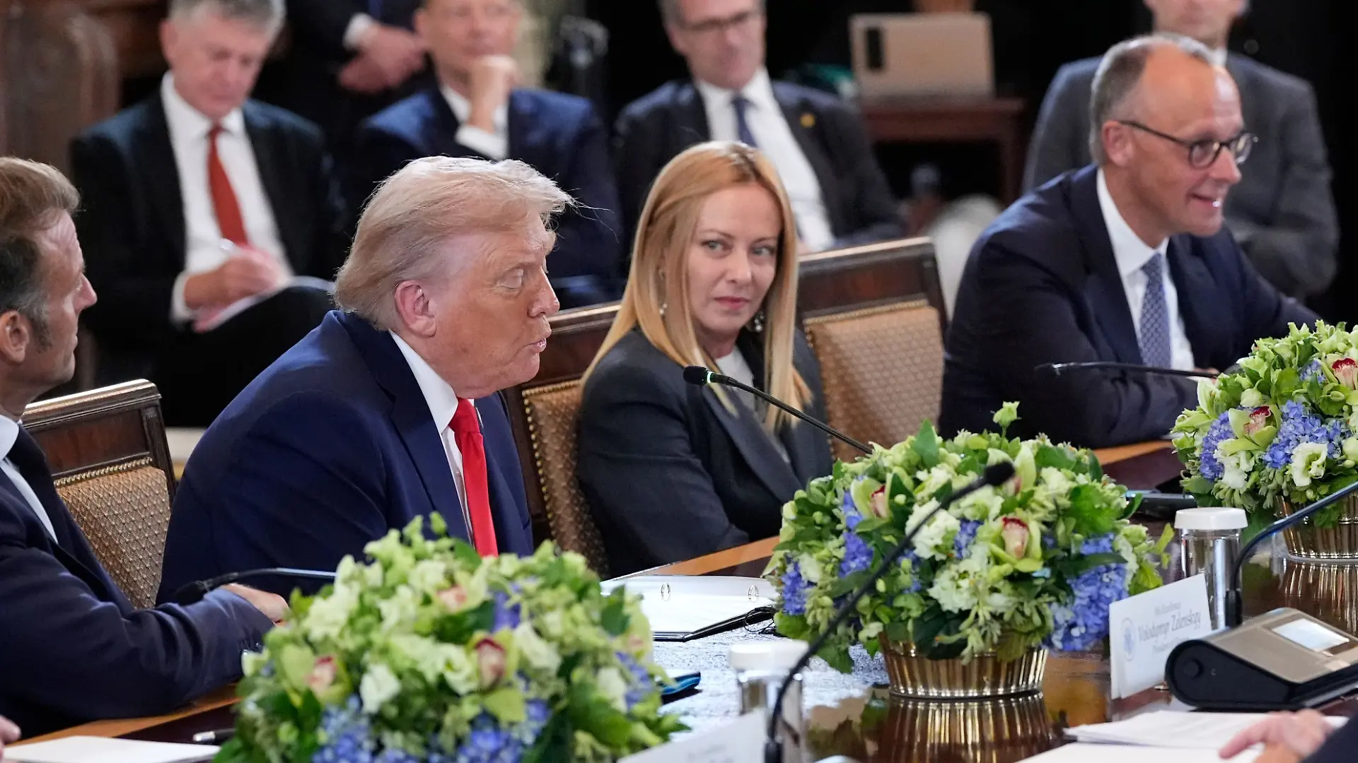 Emmanuel Macron, Donald Trump, Giorgia Meloni und Friedrich Merz beim Ukraine-Gipfel in Washington.