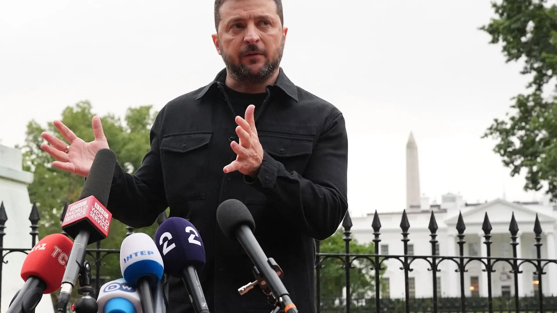 Nach Gesprächen mit US-Präsident Donald Trump und europäischen Verbündeten hat der ukrainische Präsident Wolodymyr Selenskyj seine Meinung zu Vorbedingungen für Verhandlungen mit Kremlchef Wladimir Putin geändert.