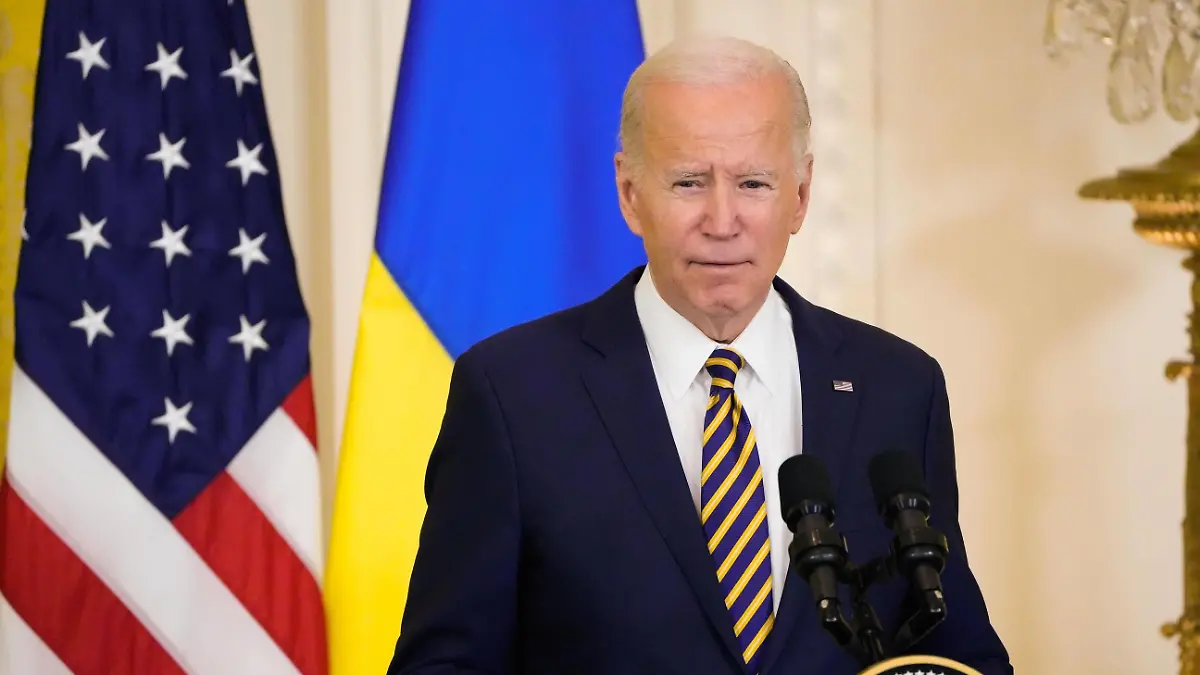 News: President Joe Biden hosts a joint press conference with President Volodymyr Zelenskyy of Ukraine Dec 21, 2022 Washington, DC, USA President Joe Biden hosts a joint press conference with President Volodymyr Zelenskyy of Ukraine in the East Room of the White House. The Ukrainian President visited Washington to meet with Biden and US lawmakers during his first trip outside his country since Russia began its violent invasion of Ukraine in February. Washington DC USA, EDITORIAL USE ONLY PUBLICATIONxINxGERxSUIxAUTxONLY Copyright: xJoshxMorganx 20221221_jla_usa_030