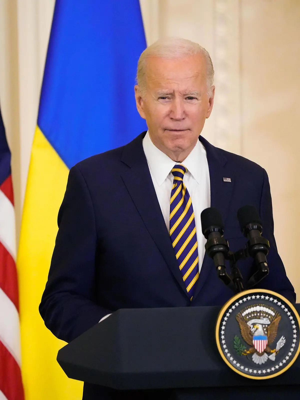  News: President Joe Biden hosts a joint press conference with President Volodymyr Zelenskyy of Ukraine Dec 21, 2022 Washington, DC, USA President Joe Biden hosts a joint press conference with President Volodymyr Zelenskyy of Ukraine in the East Room of the White House. The Ukrainian President visited Washington to meet with Biden and US lawmakers during his first trip outside his country since Russia began its violent invasion of Ukraine in February. Washington DC USA, EDITORIAL USE ONLY PUBLICATIONxINxGERxSUIxAUTxONLY Copyright: xJoshxMorganx 20221221_jla_usa_030