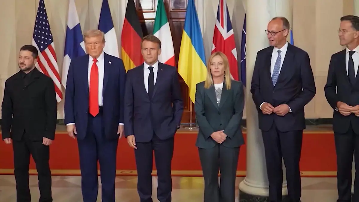 Mikrofon-Panne schnappt ungewollt Trump-Aussage zu Putin auf Gespräche geplant