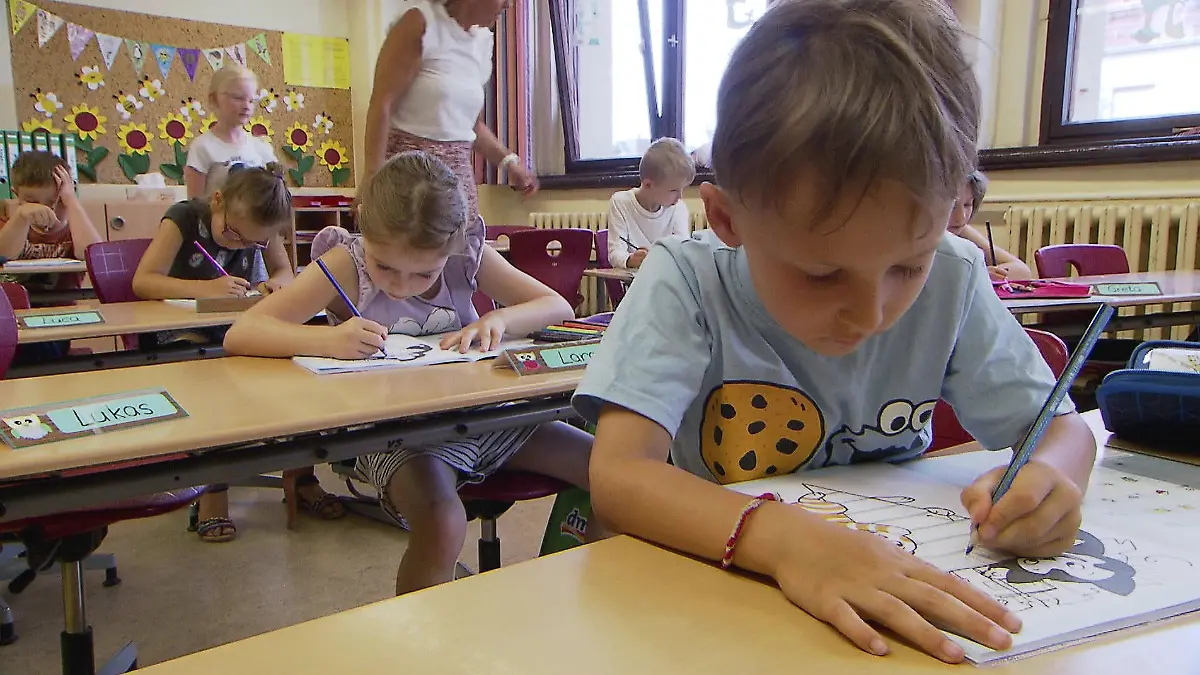 Schock in Schulen: Viele Erstklässler hatten noch nie einen Stift in der Hand Berliner Schulleiterin verzweifelt