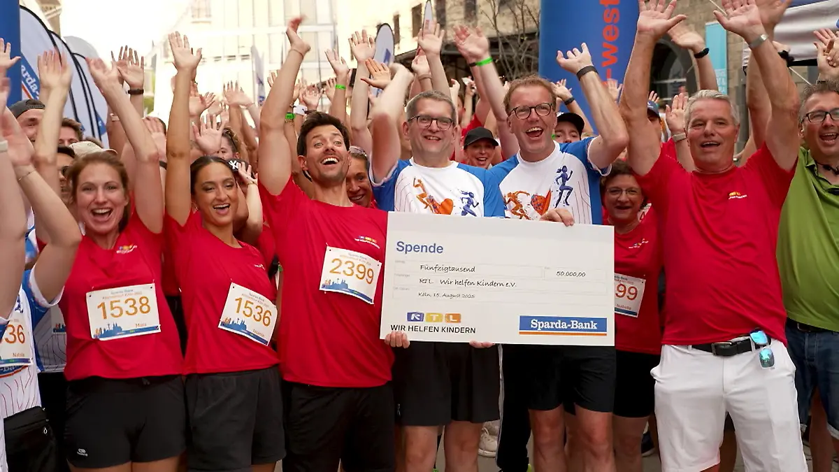 50.000 Euro beim Sparda-Bank Altstadtlauf in Köln Laufen für den guten Zweck